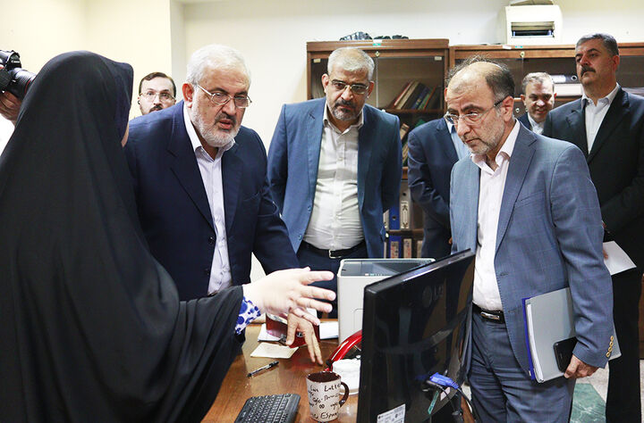 بازدید وزیر صمت از معاونت‌ تجارت و خدمات این وزارتخانه