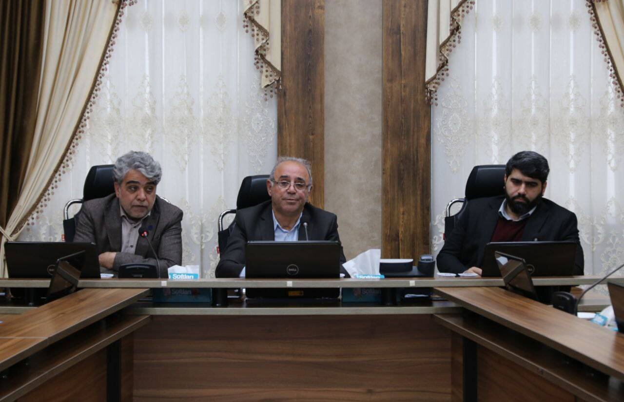 تولید کنندگان در شرایط فعلی بهصورت جهادی فعالیت میکنند